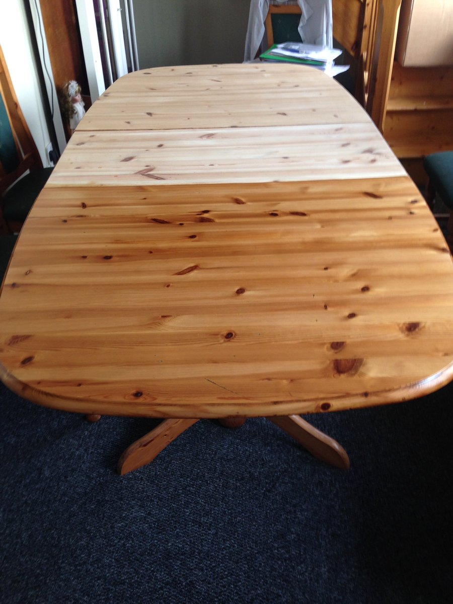 ProDecPainters's tweet image. Table top power sanded and finished in Osmo oil 👌