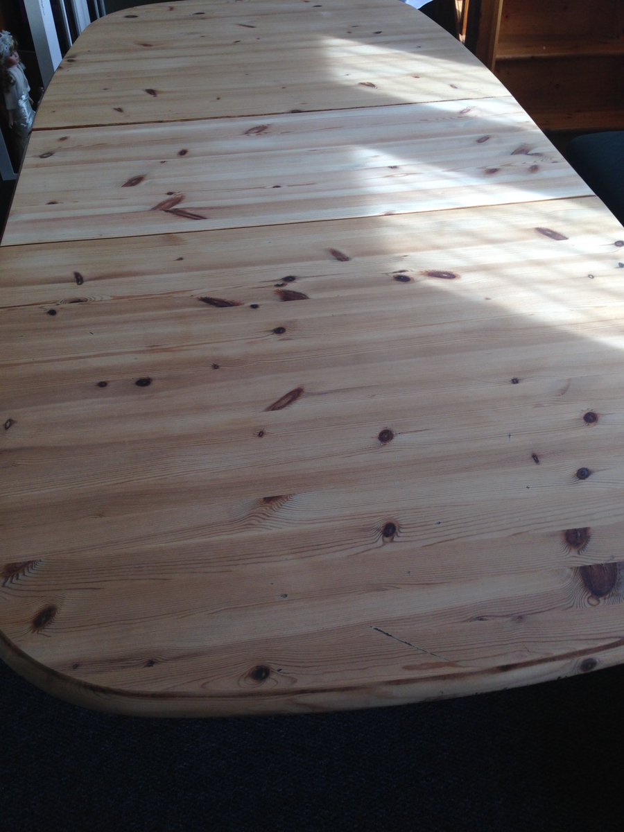 ProDecPainters's tweet image. Table top power sanded and finished in Osmo oil 👌