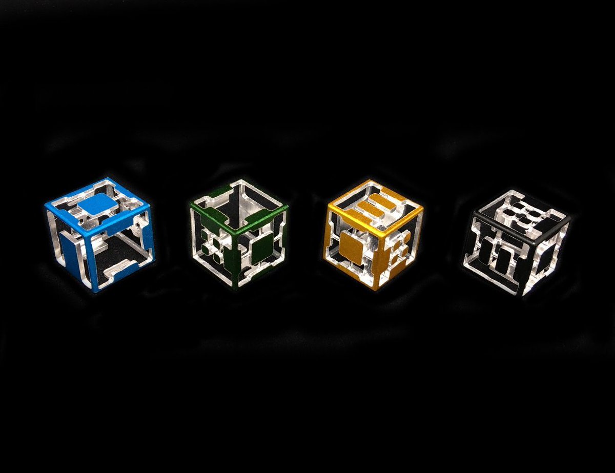 GadgetFlow's tweet photo. Hollow Empty #MetalDice by @CubbleDice https://t.co/Ai4BlNIML3 Completely overhauled the D6 dice again! #boardgames https://t.co/X6mEchWXdP