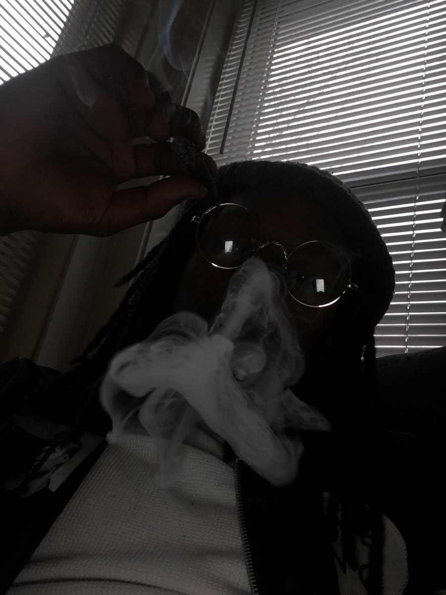 BossLilAnt's tweet photo. BLACK'N OUT🔌🖤 https://t.co/hGHImEGfPq