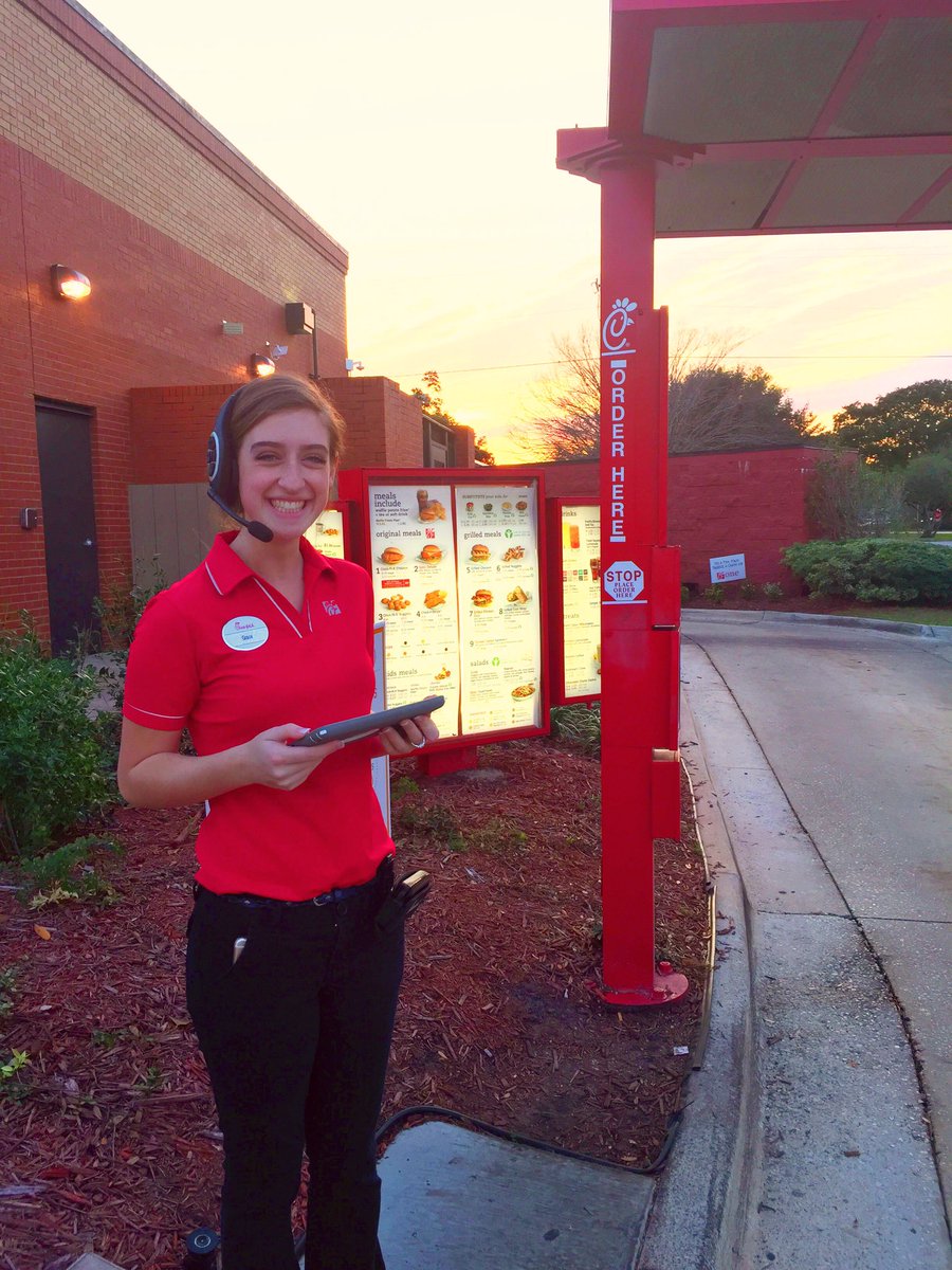 CFAWells's tweet photo. 🚙GIVEAWAY🚙

Stop through CFAWELLS Drive Thru, 11AM-2PM &amp; 5PM-7PM, receive FREE Promo Card for FREE CHICKEN BISCUIT!

One per vehicle https://t.co/KB2FZPOvSR
