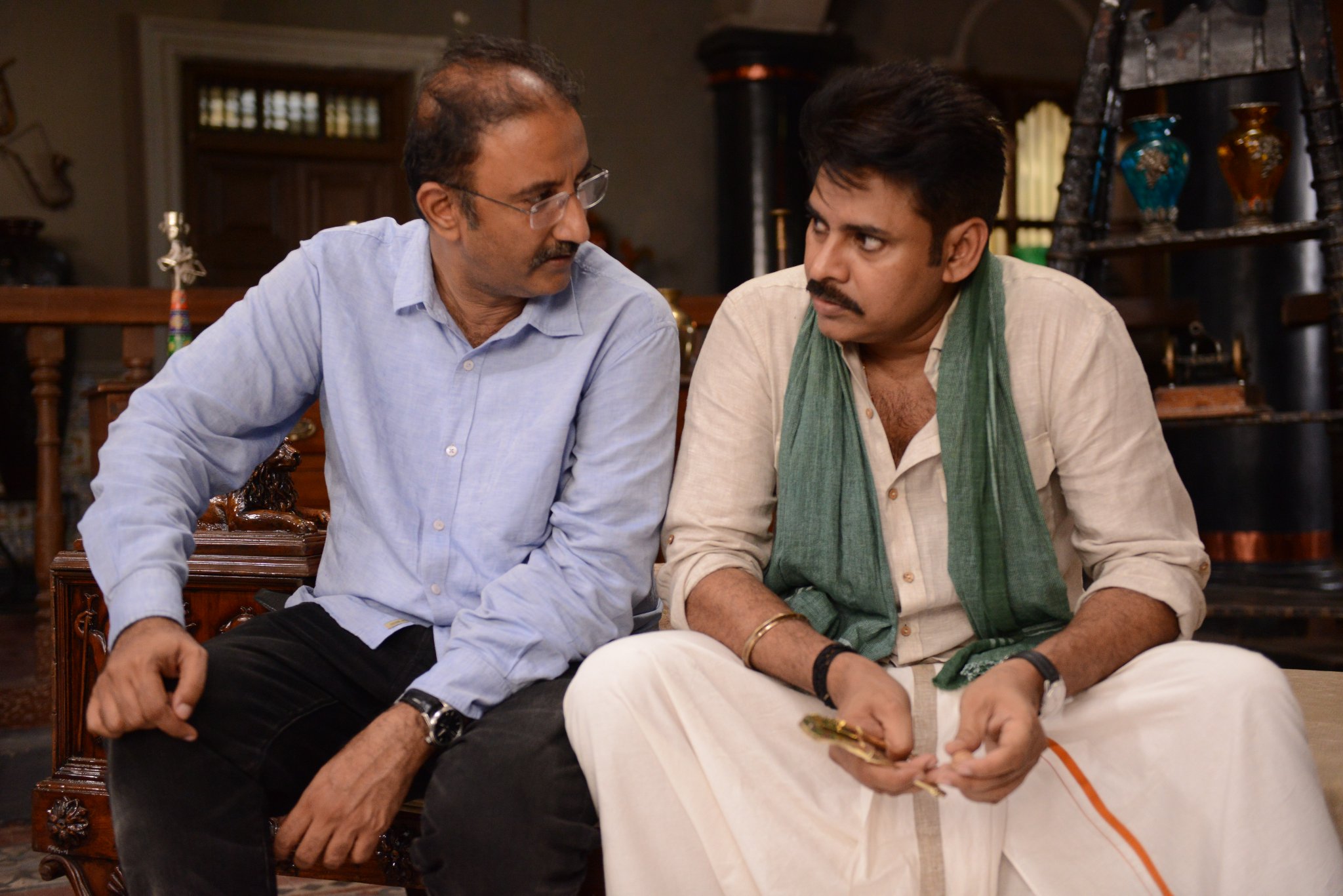 BA Raju's Team on Twitter: "Power Star Pawan Kalyan with Producer Sarath Marar on the sets of #Katamarayudu https://t.co/oVCBJrrH3o" / Twitter