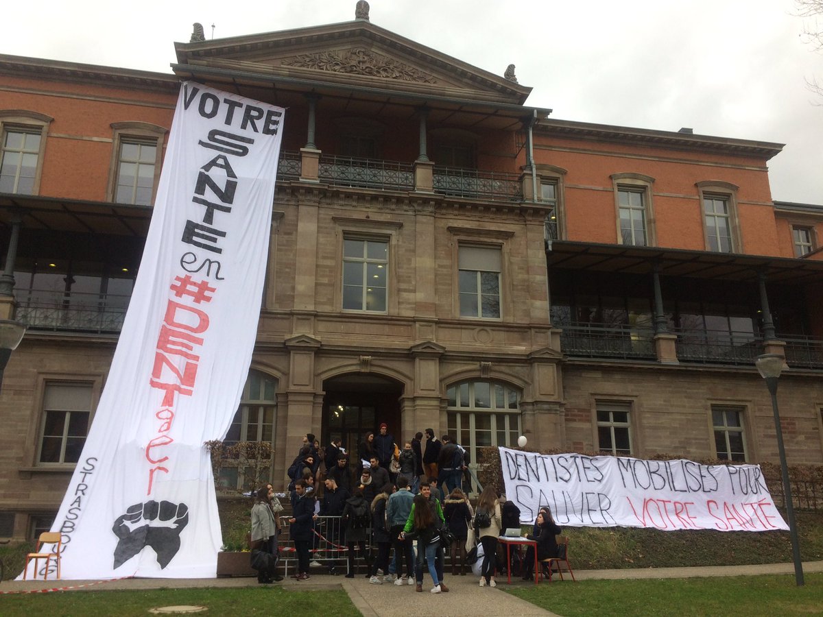 AAECDS's tweet photo. Début du blocage du centre de soin dentaire de #Strasbourg par les étudiants @MarisolTouraine https://t.co/o7pnzVXvLN