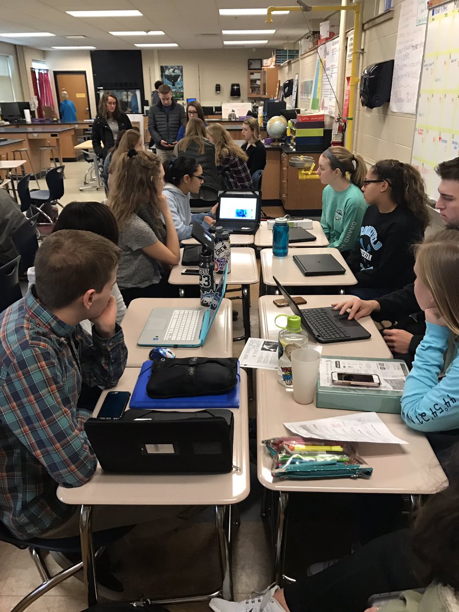 BEHSAnatPhys's tweet photo. Students sharing about careers in the healthcare field that interest them! #thinkingaboutyourfuture https://t.co/oSe6iXn48q
