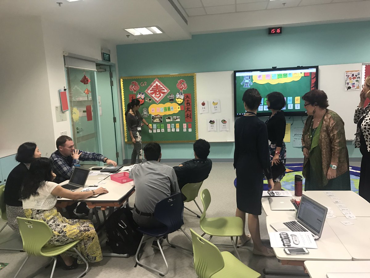 raelei520's tweet photo. Mrs. Sharon Ma is sharing how to do Chinese deciding game with the whole language team. Awesome! #GWAInspire https://t.co/YsM80OdlTs