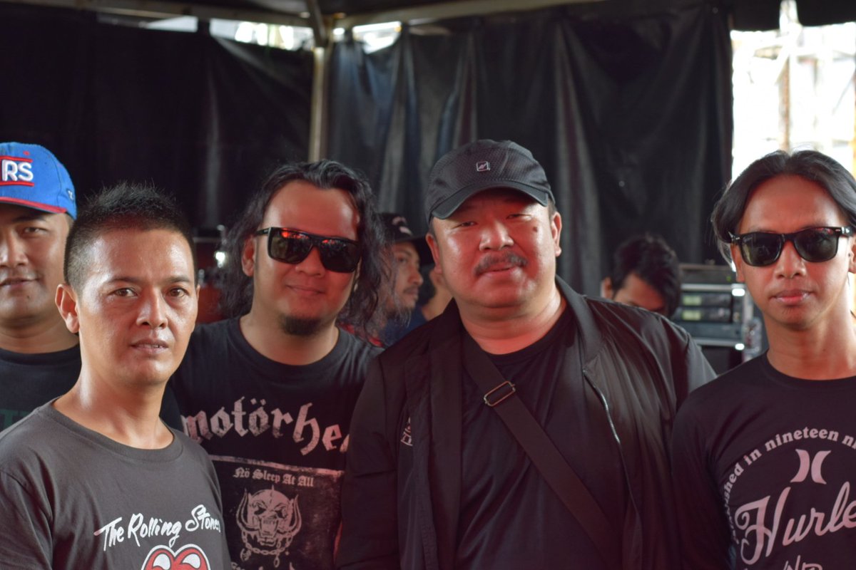 OverHead tweet media