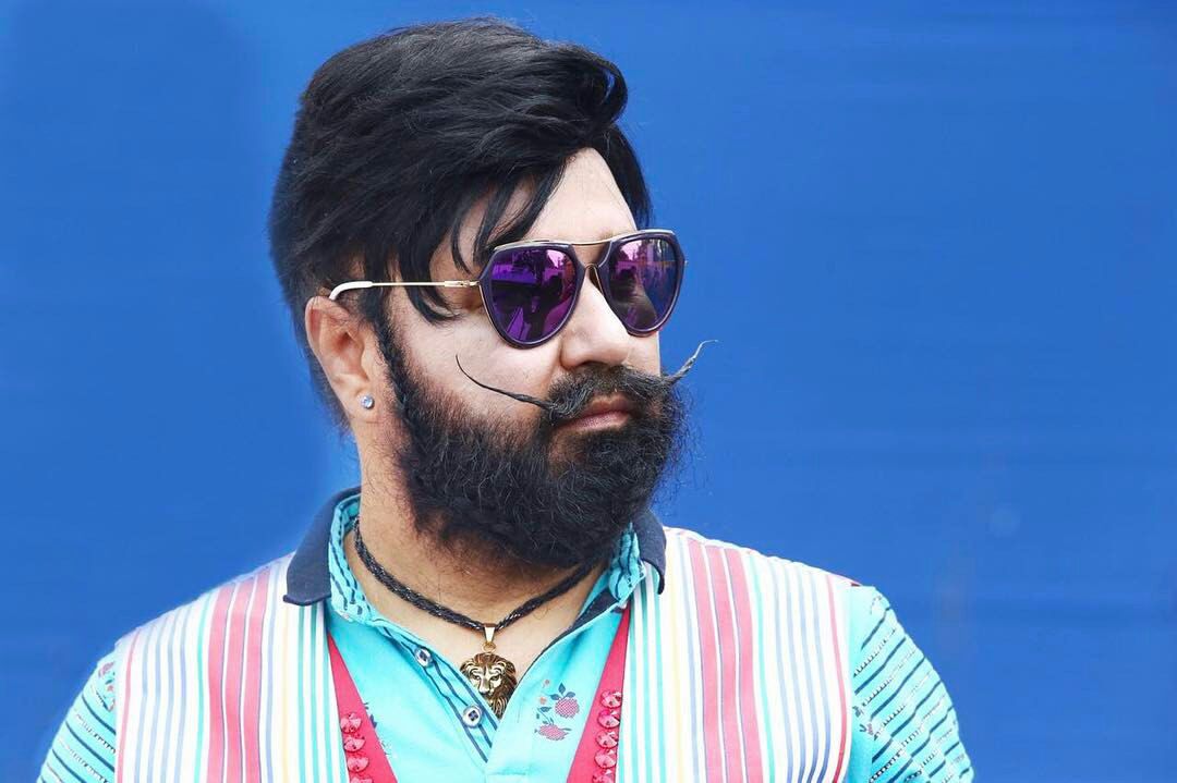 BollywoodHonk's tweet photo. Multi talented Baba @Gurmeetramrahim is ready with his another film which is based on comedy. Shooting will start by tomorrow possibly. https://t.co/FhWGHzvwsQ