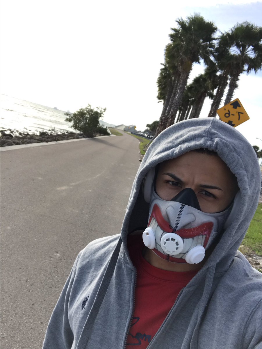 Chris_kic's tweet photo. No time for games! Tunnel vision #imcoming #believe #DEFWAR #teamrodriguez #tampafl #boxing #glory #win #champ https://t.co/neJuP5rzuO