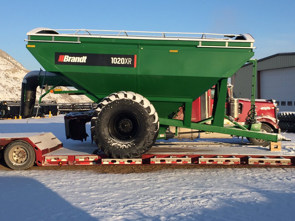 deeredustin02's tweet photo. Just arrived at Cervus Equipment. Green Brandt grain carts. https://t.co/3bYoozO0Ff