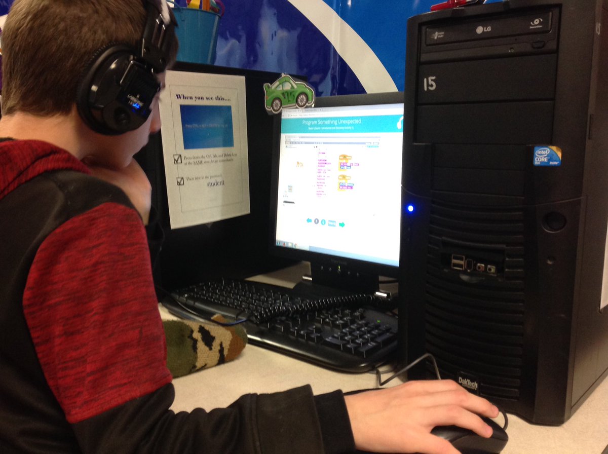 MrsAteachTech's tweet image. First day of coding with 5th grade, using Google CS First! Thanks to @jillbad and #metc17! #edtech #teachingcode