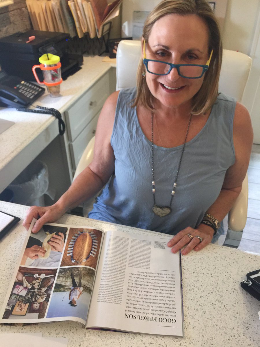 LucyBuffett's tweet photo. Some days you just show up to your desk…and work happens! #SmilesAtWork #KeepOnKeepingOn #AnotherDayAtTheOffice #MotivationMonday #GumboLove https://t.co/DeueSHwlIN