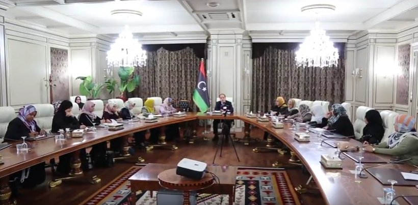 GANmonitor's tweet photo. معيتيق: هناك 3 سيدات ب #حكومة_الوفاق_الوطني ونشجع تواجد #المرأة في جميع القطاعات التي تمس بحياة المواطن ليس فقط المجالات المعتادة كالتعليم https://t.co/Yi4VKGthNz