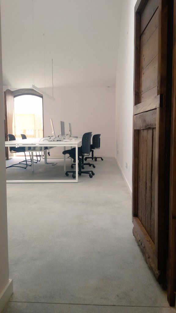 sergiburgada's tweet photo. Avui iniciem una nova etapa. Transformem l'espai, en aquest cas, pel nostre despatx. Contents i il·lusionats en aquest camí. #arquitectura https://t.co/8v2GdPtw8s