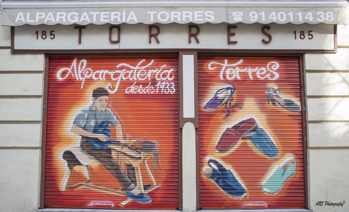 Raquel_LNPM's tweet photo. ALPARGATERIA TORRES desde 1933,negocios de toda la vida. #madrid #calle #alcala #185 #alpargatas #detodalavida #nosgusta https://t.co/ZtvXquGCUX