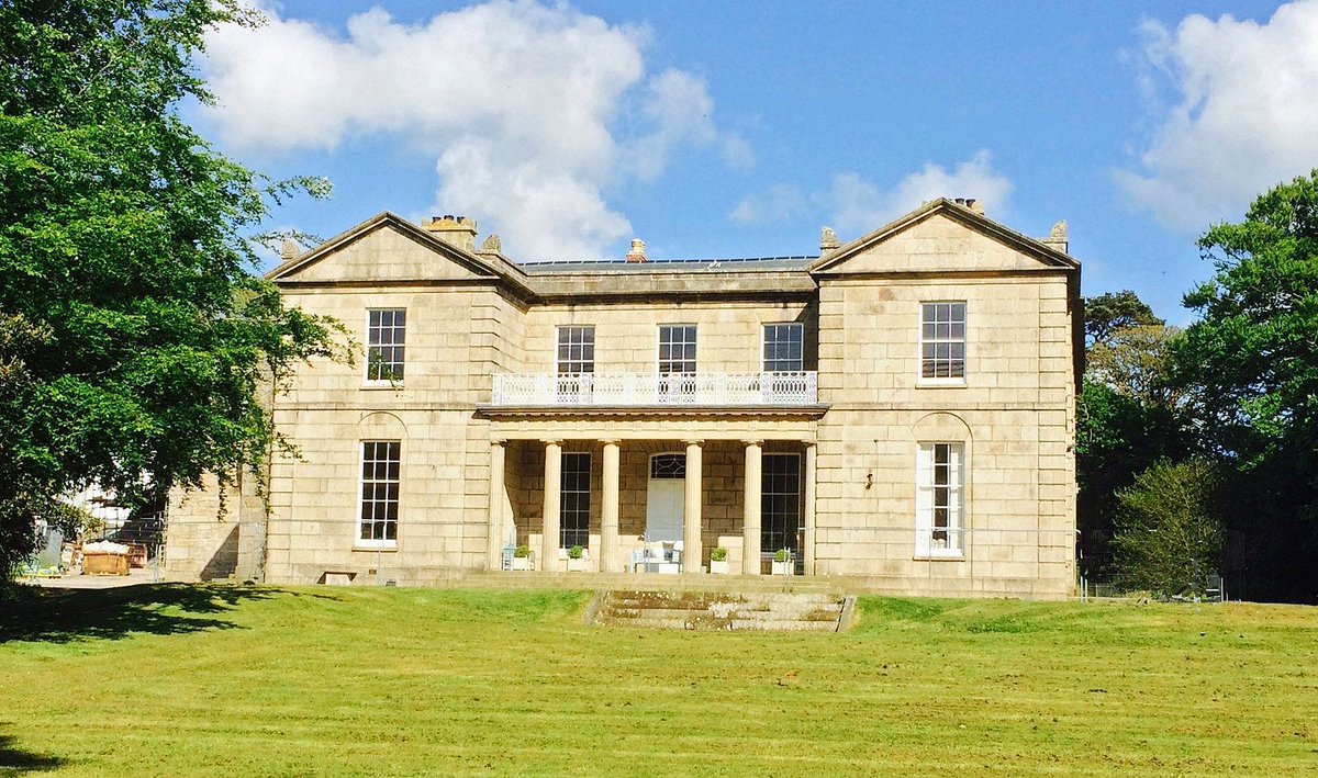 ViewLoveLive's tweet photo. 4 stunning cottages now available in the historic Holman Park Estate - take a 3D Tour of the show home: https://t.co/Fp4f0OgCWh https://t.co/XWSG1CLyyb