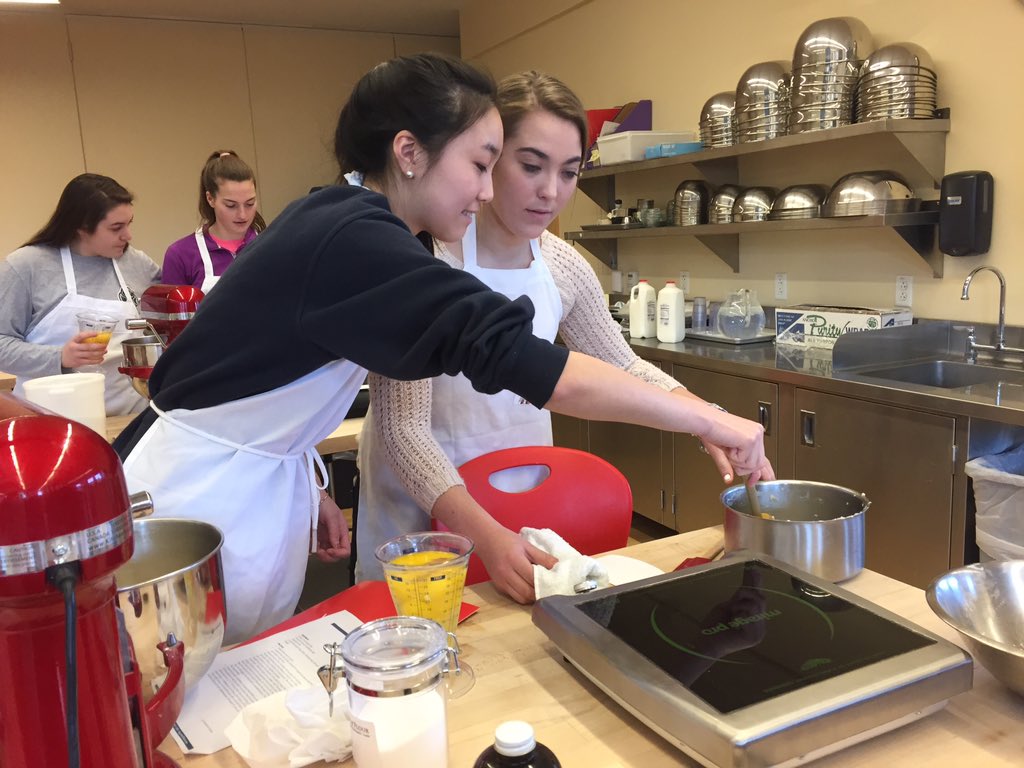 MegPechenick's tweet photo. Mixing dough for cream puffs at King Arthur Flour #nhsprojectweek https://t.co/lhK6Nn4HGs