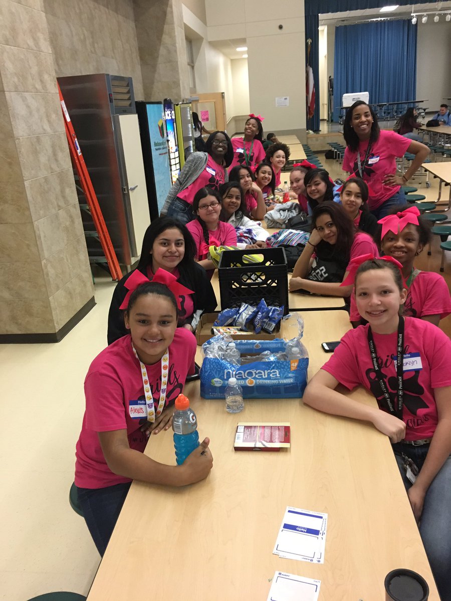 girlsJMS's tweet photo. Headed to Texas Woman's University! 🎓#campustour #JMSgirls @netzeroJMS https://t.co/OvRTVlF7oz