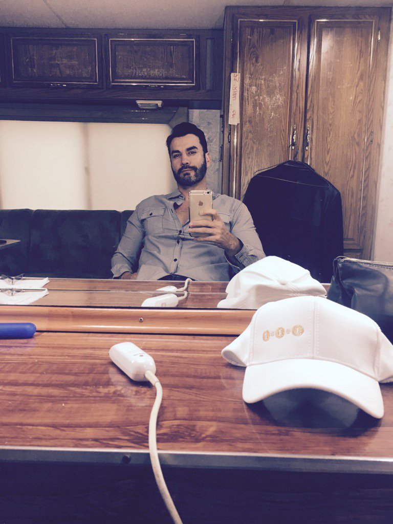 Que tengas una semana espectacular!! A darle <a href="/EstelaCOficial/">Doble Vida de Estela</a> con todo el amor que merece ésta gran historia!!🎬🎙👊