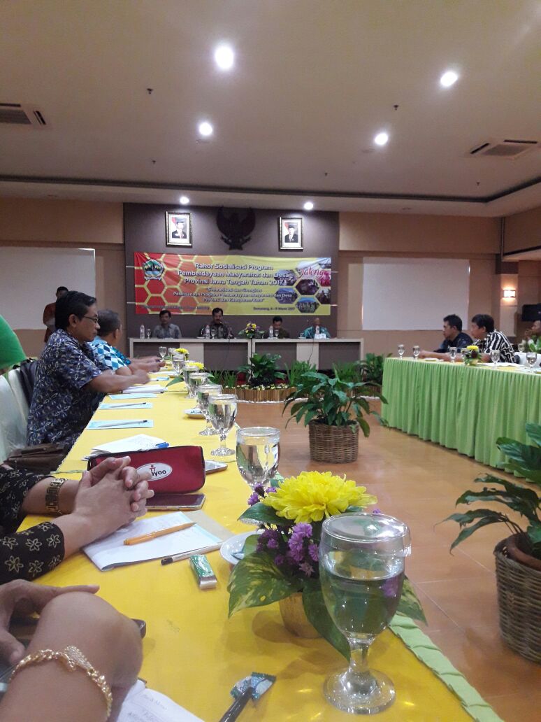 Mengikuti kegiatan rakor PMD <a href="/DISPERMADES_JTG/">Dispermades Prov Jateng</a> guna sinkronisasi program prov &amp; kab/kota
