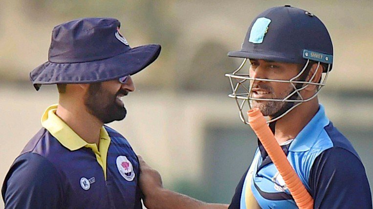 "Mahi bhai has always been helpful on cricketing matters.
That's his nature" : Parvez Rasool 
<a href="/msdhoni/">Mahendra Singh Dhoni</a> <a href="/ImParveezRasool/">Parveez Rasool</a> <a href="/BCCIdomestic/">BCCI Domestic</a>
#Dhoni