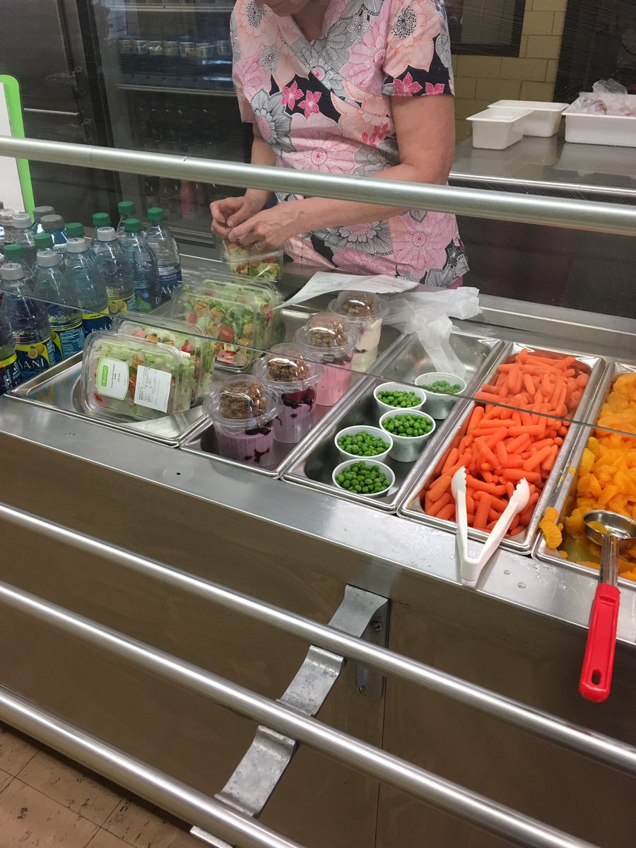 NorthNews123's tweet image. Our cafeteria staff does such a great job providing visually appealing, healthy options for our kids.