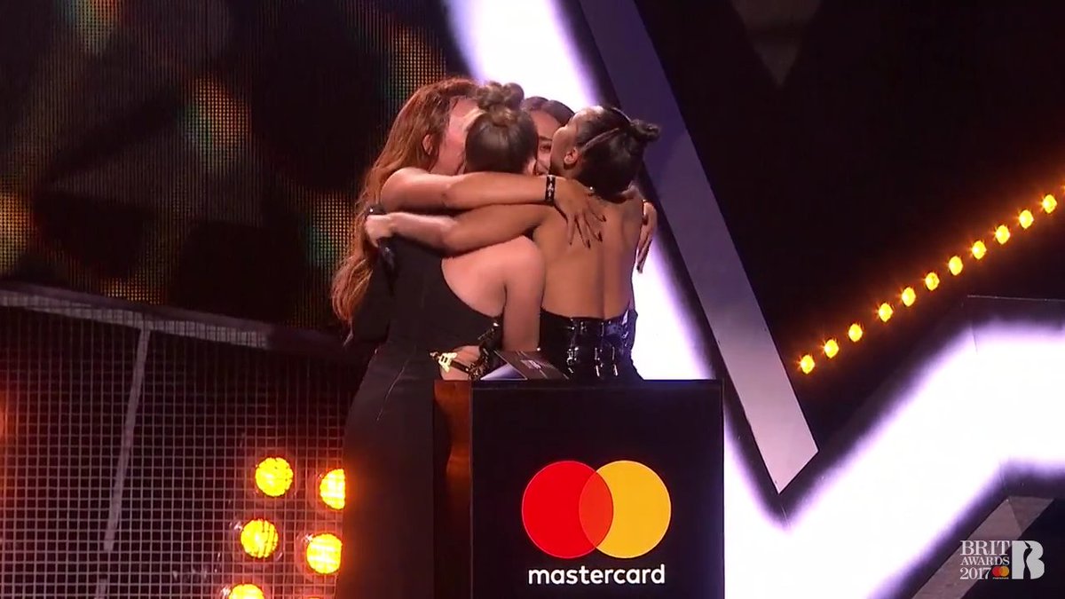 happinxssjade's tweet photo. @LittleMix FRIENDSHIP GOALS https://t.co/LAJkmcPHaA
