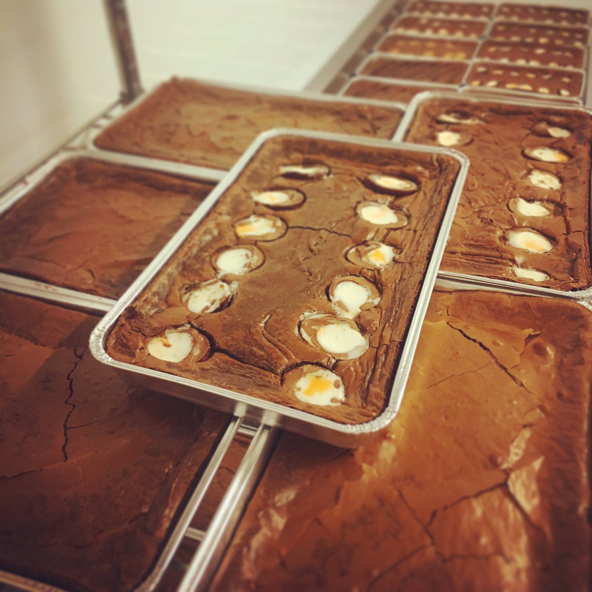 mojobrownies's tweet photo. Easter is coming!!! #chocolate #brownies #chocolate #brownieman #wonka #chocolatefactory #easter #creamegg https://t.co/dMbUnKQYNi