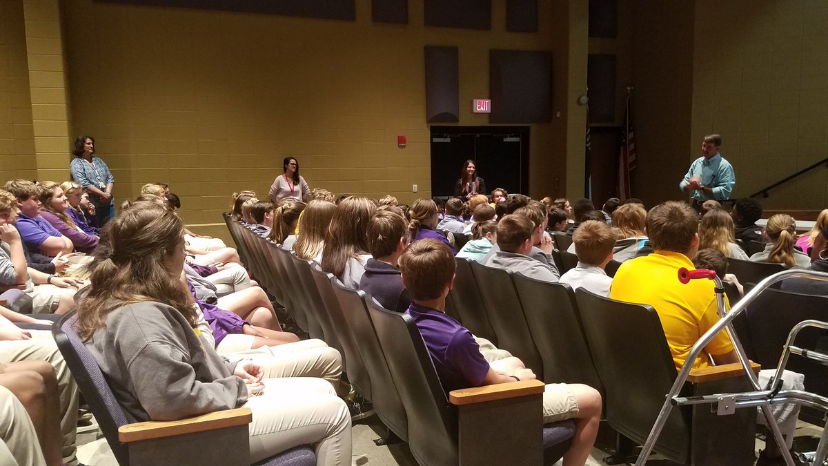 psdebrow's tweet photo. Purvis mayor #RogerHerrin talks to #PurvisMiddle 7th grade about improving our city and humanitarian projects they researched. #LCSDUnited https://t.co/oIpYFjbJeX