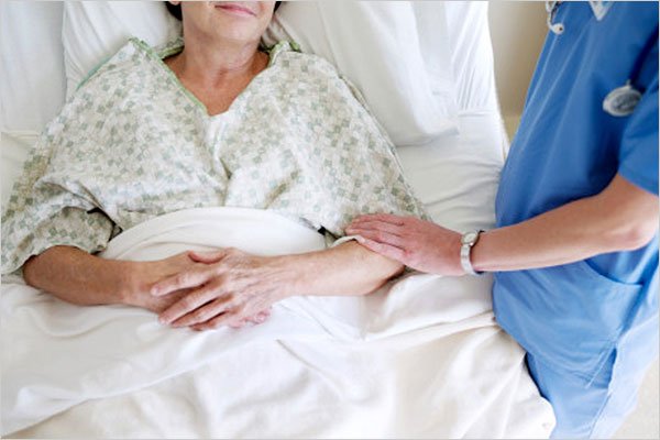 whenyoudie_org's tweet photo. Video: "Talking about death is scary for patients &amp; scary for doctors" https://t.co/JwADFJkpFW @medpagetoday @methodsmanmd https://t.co/8tLss8zmb1