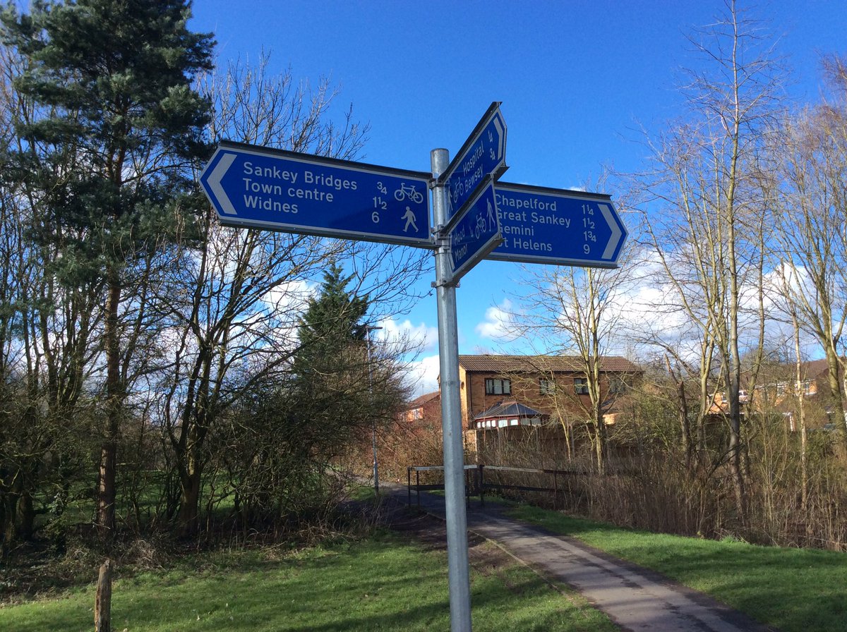 AvcHowitt's tweet photo. #StHelensHour #sankeycanal #pastpresentfuture 
#walk #towpath #lineargreenspace #canal4all #sharethelove #visit #heritagetreasure #tourism https://t.co/tKTJpihR3r