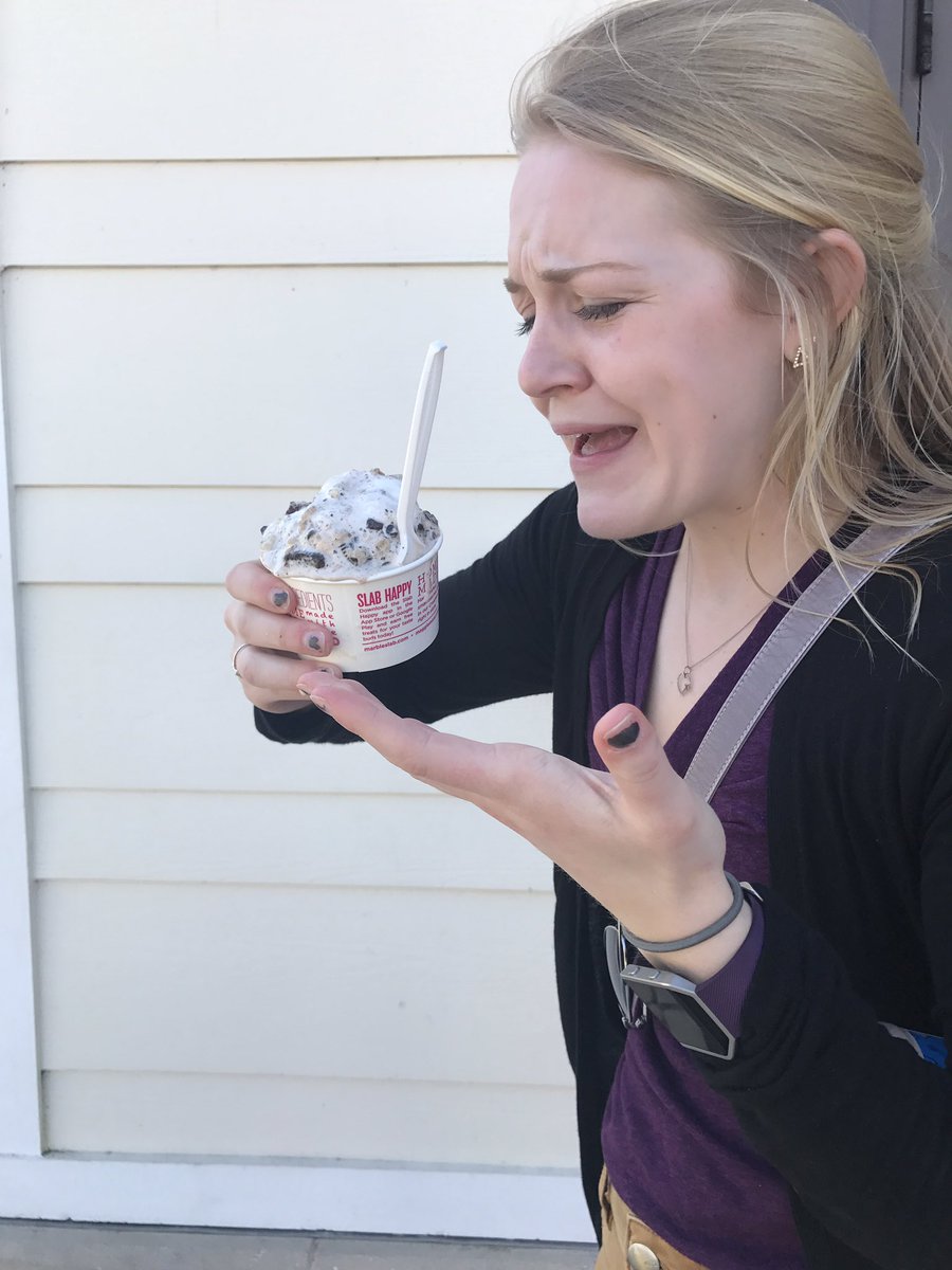 WhyEmilyCries's tweet image. Because her ice cream was melting too fast (part 2).