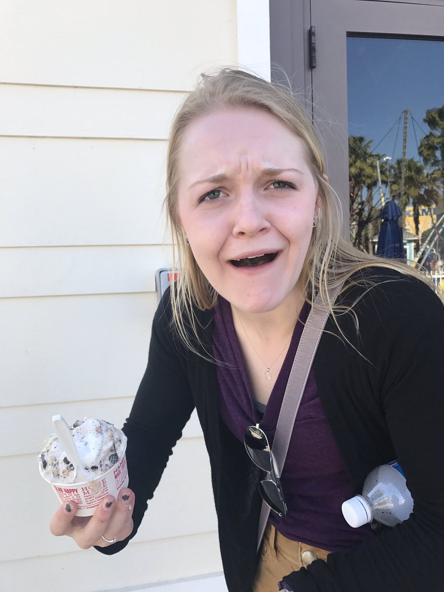 WhyEmilyCries's tweet image. Because her ice cream was melting too fast (part 2).