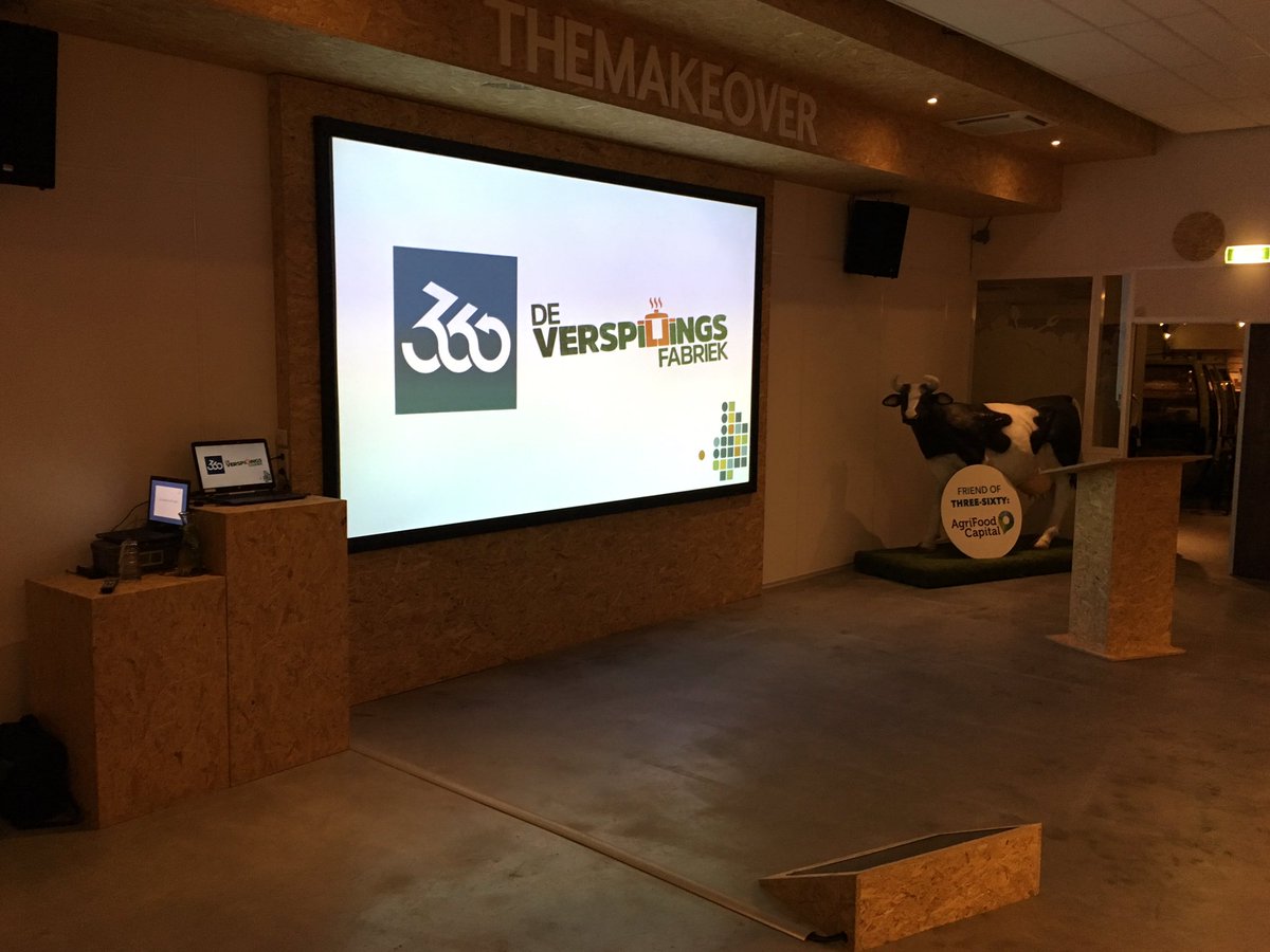 WernvAsseldonk's tweet photo. Alv Zlto Veghel @Verspilfabriek #oplossing, Hans Huijbers "Boeren hebben een oplossing" @SecrZLTOVEGHEL @ZLTO @AgrifoodCapital @Bobhutten https://t.co/KbLpU3WWQu