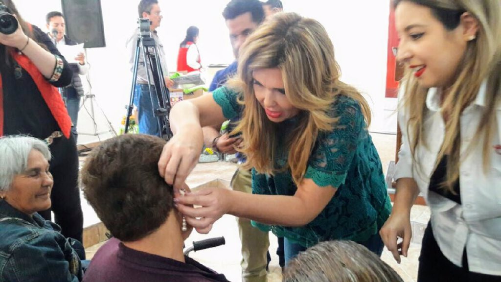 La señora María Amaya, tendrá una mejor calidad de vida, pues en San Javier brindamos aparatos auditivos a quien más lo necesita.