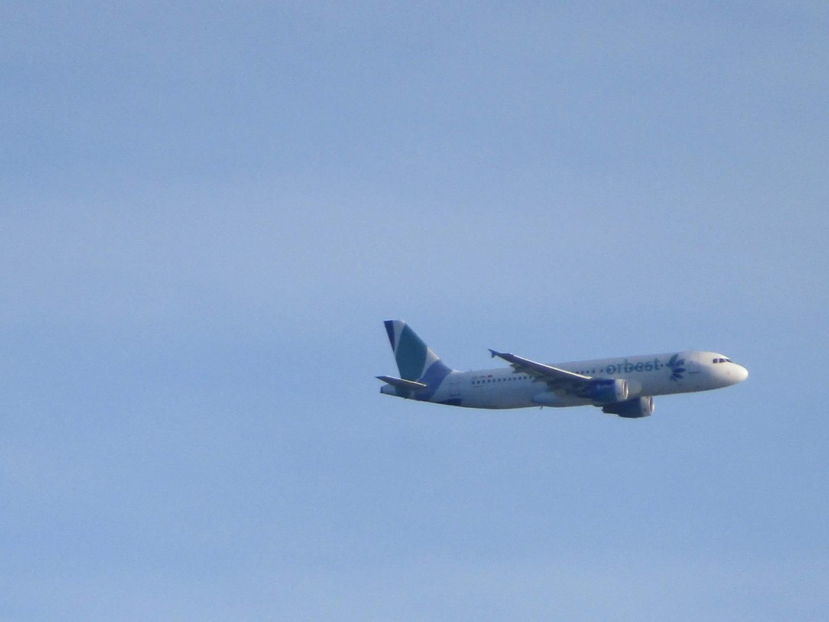 pimoadri's tweet photo. Me ha encantado ver este avión por sorpresa #Iberworld #Orbest #Evelop https://t.co/DWAdRKGQo0