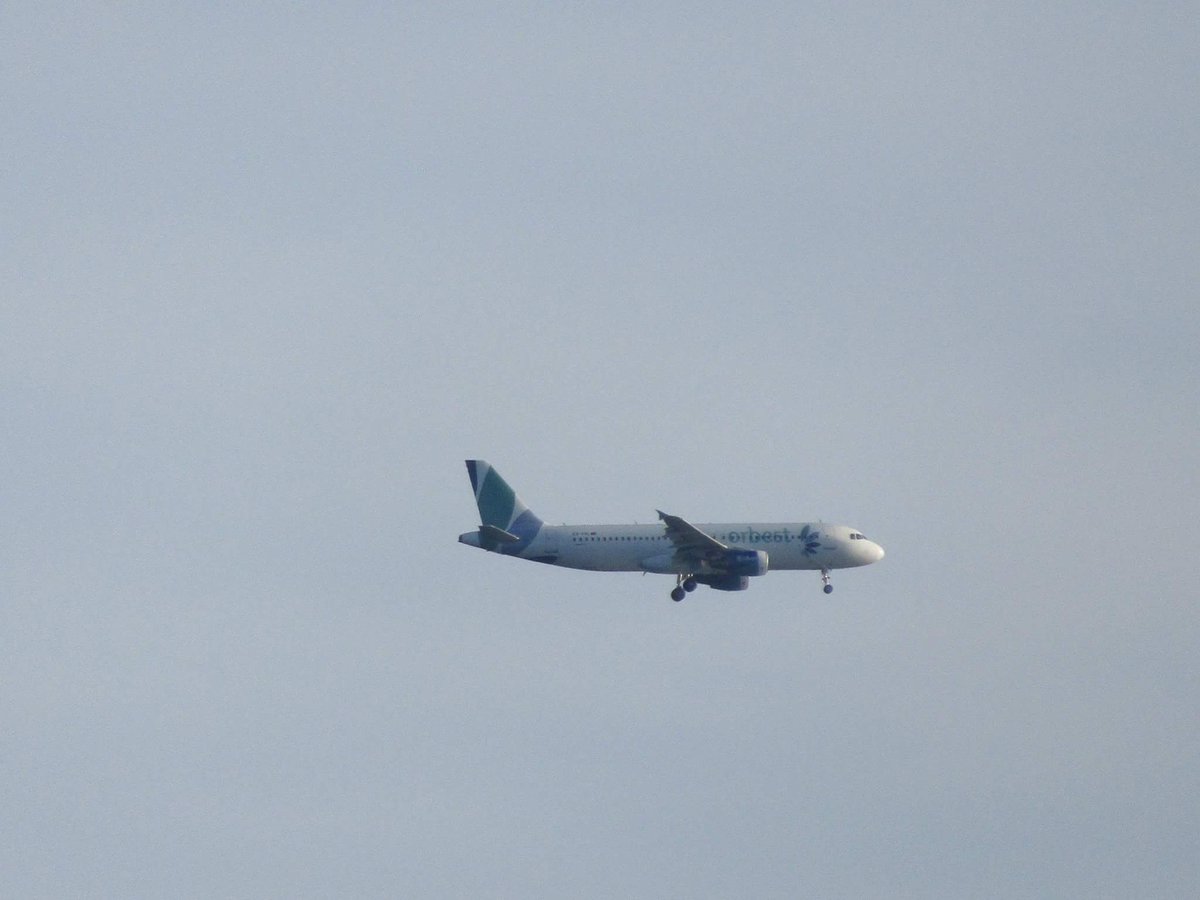 pimoadri's tweet photo. Me ha encantado ver este avión por sorpresa #Iberworld #Orbest #Evelop https://t.co/DWAdRKGQo0