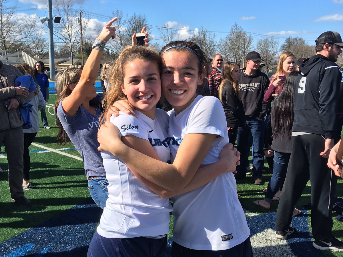 melissahethcoat's tweet photo. #pvhs #forsilva #soccer #SECTIONCHAMPS https://t.co/OyCGuVhxdn