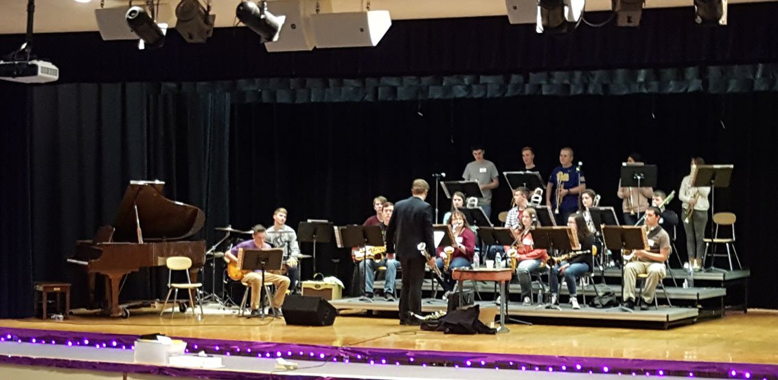 DASDBeavers's tweet photo. DAHS students perform in district jazz festival
https://t.co/YOBKgjFGgO https://t.co/IGALj2O7gV