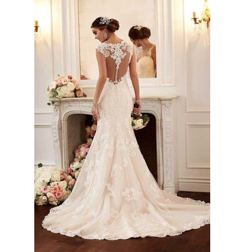 GTDiamondCo's tweet photo. This vintage style wedding dress has a lacy elegance with intricate embroidered details and a sweetheart top. https://t.co/CQ4dcwZWZl https://t.co/LZfAXjOEaT