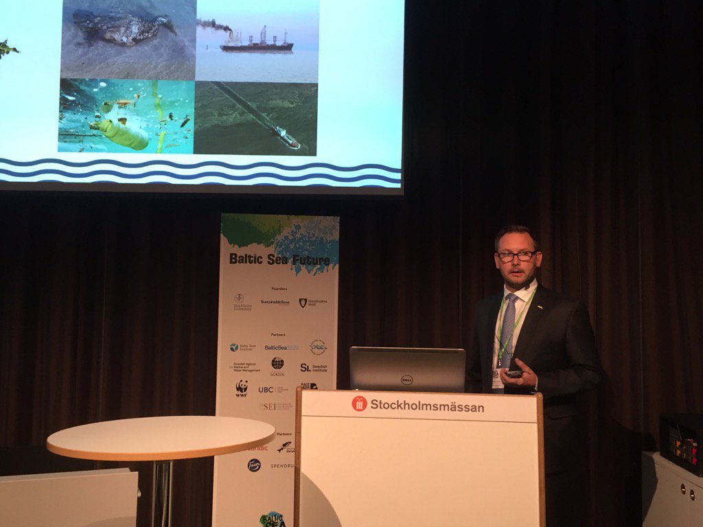 Sweship's tweet photo. Fredrik Larsson, Svensk Sjöfart om samarbete/morötter som krävs i för en än grönare sjöfart🛳 https://t.co/OZPxXpCZOE