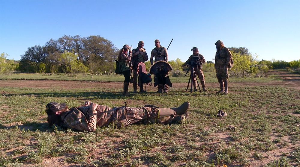 Duck_Commander's tweet photo. The @strut_commander takes a few friends turkey hunting in tonight's episode of @CommanderLifeTV. WATCH the teaser: https://t.co/rmqrq8TRoo https://t.co/tKprffRYOo
