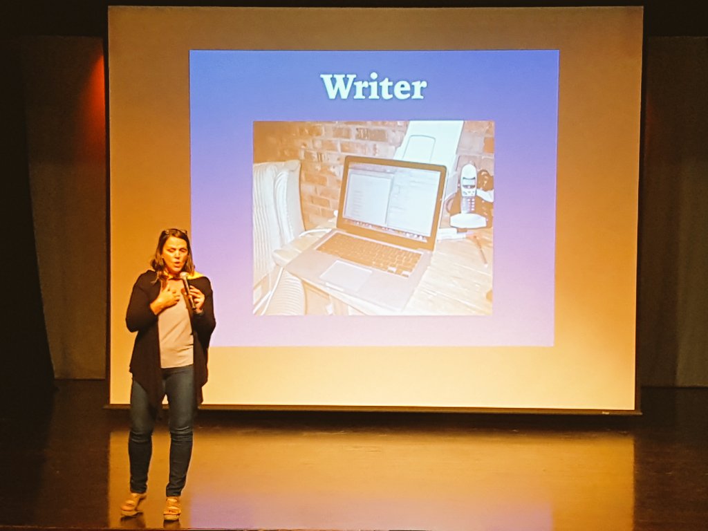 colegiomayagt's tweet photo. Author Kristy Dempsey visited us and shared all about super heroes and her book Super Hero Manual. @colegiomayagt #catchthespirit #ILTRM https://t.co/0MuPM3NgU3