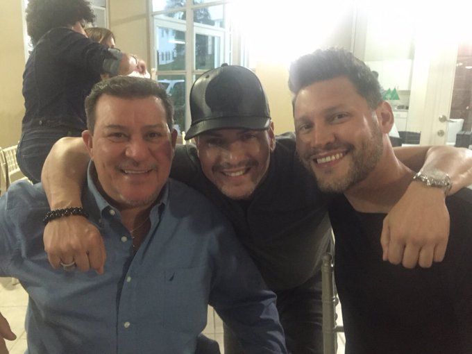 Mi pana @VictorManuelle gracias por estar con nosotros. La pasamos brutal junto al Gallo. https://t.<a class="tags" target="_blank" title="On Twitter" href="/?out=eyJ0eXAiOiJKV1QiLCJhbGciOiJIUzUxMiJ9.eyJpYXQiOjE3MjY0Mzk1MTIsImlzcyI6InR3cG9ybnN0YXJzLmNvbSIsIm5iZiI6MTcyNjQzOTUxMiwiZXhwIjoxNzU3OTc1NTEyLCJyZWRpcmVjdF91cmwiOiJodHRwczovL3R3aXR0ZXIuY29tL1ZpY3Rvck1hbnVlbGxlIn0.KVi6YYnNNVVovTuyoY6EyUL4hKpyoXD4q0WVewTbsKeglN1CMsHQ2jlmr2ry8uKM6sWtIkau0_oI6cS4fRVwuw">@VictorManuelle</a>