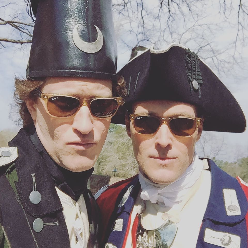 samuelroukin's tweet photo. Arnold and Simcoe always rock the @rayban look. @turn_amc #turnamc #turnlife @owainyeoman … https://t.co/WTOa3PING2 https://t.co/Mar77oxhL1