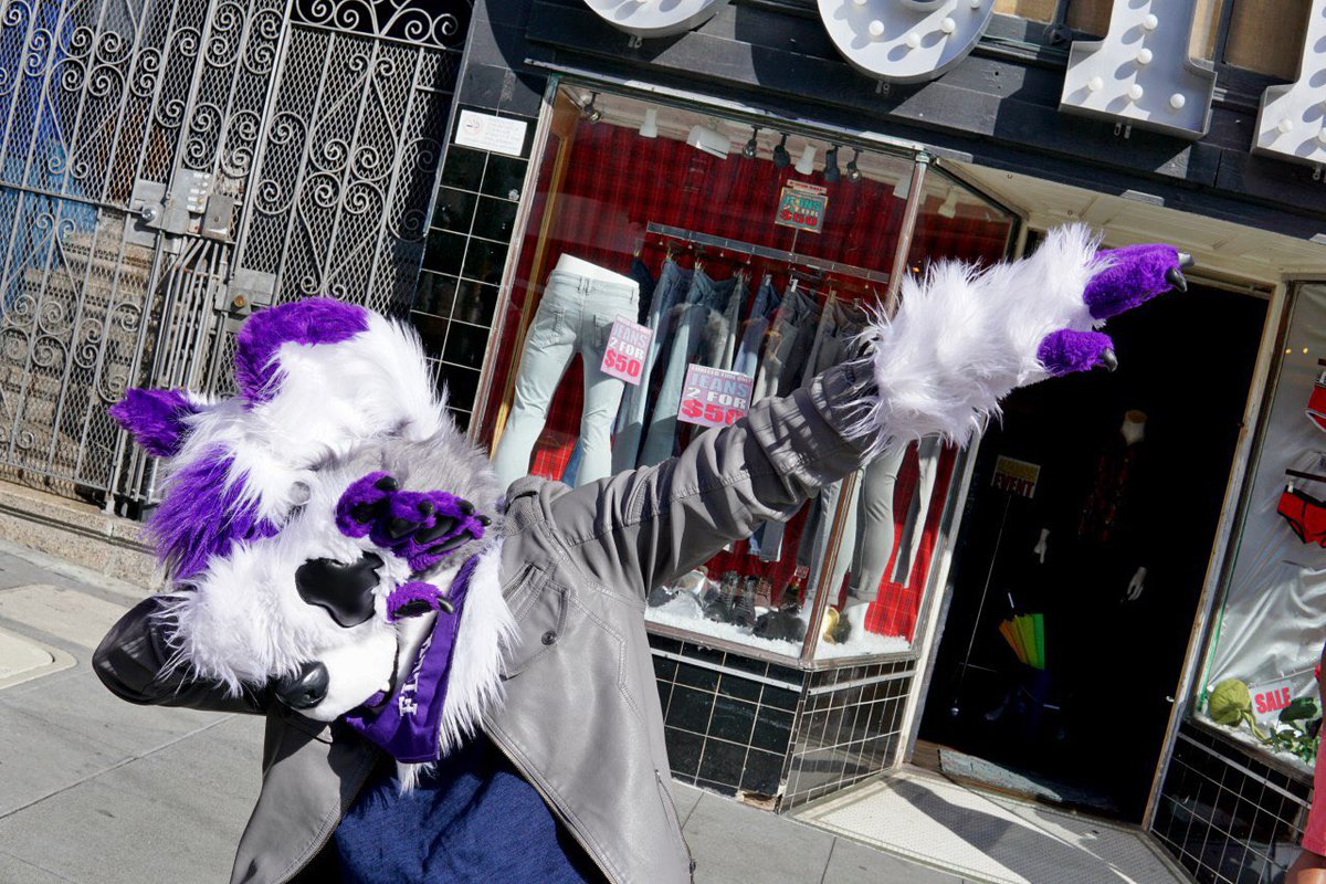 ChatahSpots's tweet photo. Happy Birthday @2MischiefMakers!
And to many more years of creating and spreading mischief!
#MischiefMonday #BlessH https://t.co/SyVE46iXDf