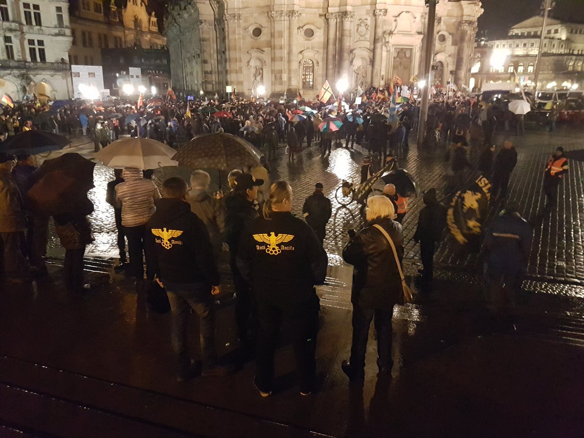 Tobias Wolf Na Twitteru Pegida Mal Wieder Mit Der Anti Antifa In Dresden Dd0603