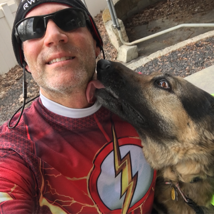 FitDrummer's tweet photo. 3.7 @CharityMiles for @teamrwb. Thx 2 #JNJ &amp; @DonateAPhoto. #gsd #dogcardio https://t.co/joMJBL0N66 https://t.co/sqjY9cwOFR