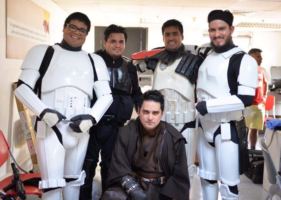 gtc1701's tweet photo. Troopeada dominical, "we are Legion" #stormtrooper #starwars #501stlegion #501st #GarrisonPeru https://t.co/l2e1tK1r7o