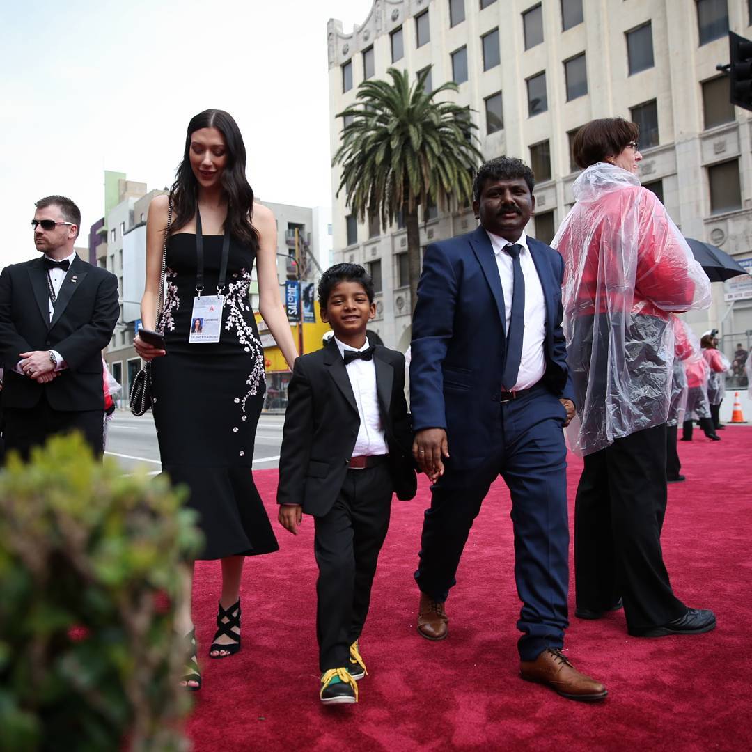 sartorialHQ's tweet photo. Sunny Pawar stole the show! #Suits #Menswear #Oscars
https://t.co/Mswudx1C6F https://t.co/wuNNKnwoup
