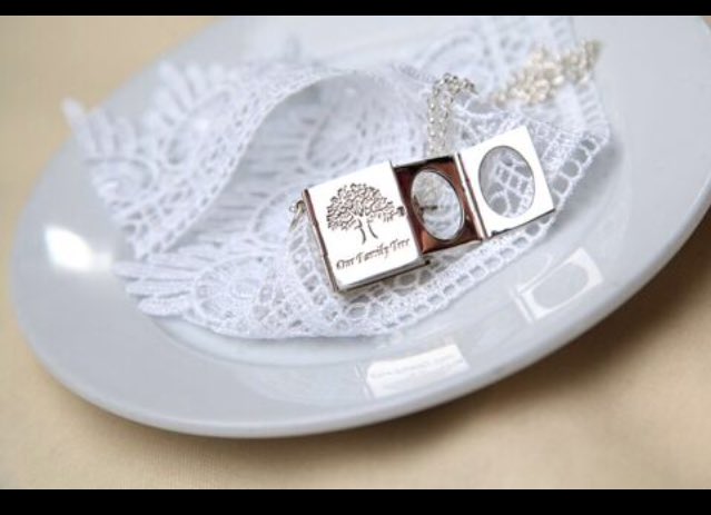 One of our best sellers and perfect for Mothers Day gift! 6 photo family album. £20 discount on this locket now!